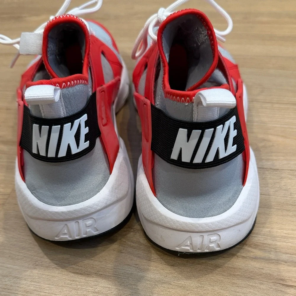 Nike Men's Red White Gray Boat Shoes